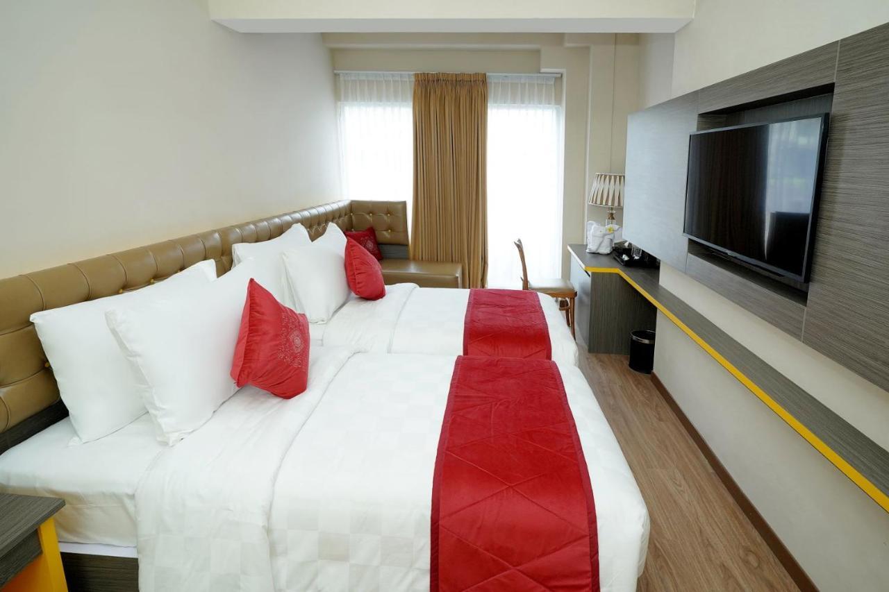 Ramada By Wyndham Yogyakarta Hotel Sleman  Exterior photo