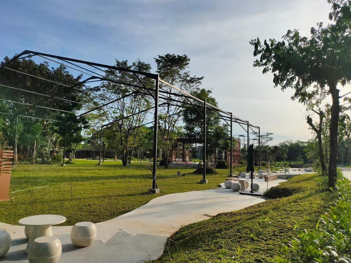 Ramada By Wyndham Yogyakarta Hotel Sleman  Exterior photo